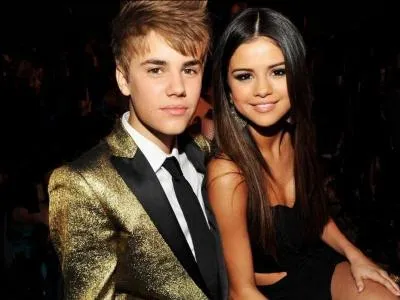 Vrai ou faux : Justin Bieber et Selena Gomez se sont spars en 2013.