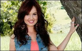 Dans quelle srie pouvons-nous retrouver Debby Ryan ?