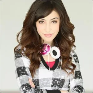 Comment s'appelle sa petite-amie ?