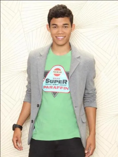 Comment s'appelle le frre de Rocky et quel acteur l'interprte ?