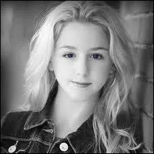 Quel est le nom de famille de Chlo ?