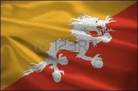 Un fond orange et jaune sur lequel le dragon tient entre ses griffes les perles, symbole de richesse. Que reprsentent les couleurs du drapeau du ---- ?