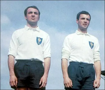 Deux autres landais, Guy et Andr Boniface, dit  Boni , transformrent le jeu d'attaque d'une manire significative. Guy, voluant au poste de trois-quarts centre, se tua hlas en voiture  31 ans. Quel tait son surnom ?