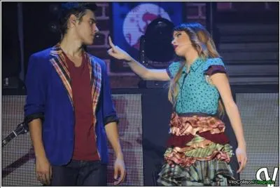 Pourquoi Violetta a-t-elle fait des caprices au moment o le spectacle allait commencer ? (dernier pisode de la saison 2, partie 1)