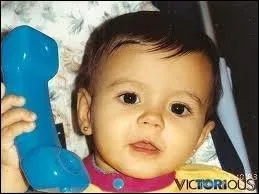 Qui est cette jeune chanteuse ?