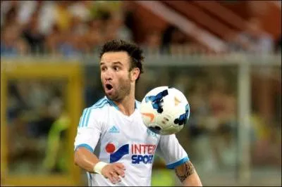 Qui est ce milieu de terrain ?