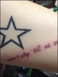 A qui appartient ce tatouage ?