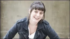 Comment s'appelle cette fille ?