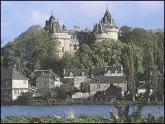 Nous nous rendons en Bretagne,  Combourg. Cette ville de l'arrondissement de Saint-Malo surnomme  le berceau du romantisme  se situe dans le dpartement ...