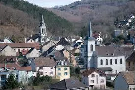 Nous sommes  Hrimoncourt. Ce village franc-comtois li  la famille Peugeot se situe dans le dpartement ...