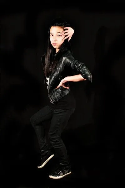 Comment s'appelle cette fille ?