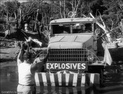 Il ne faut pas rester  ct de ces deux camions. Ils transportent un produit trs explosif si on le malmne trop brutalement ! Un film d'action o le courage est de mise dans ce film ! Les survivants auront bien gagn leur salaire !