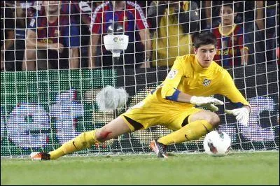 L'international belge est aujourd'hui prt par Chelsea  l'Atletico Madrid. Avec quel club a-t-il dbut sa carrire ?