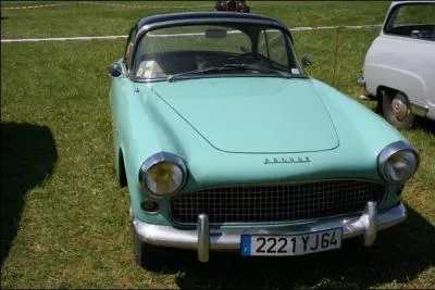 Et celle-ci c'est une Simca Aronde...