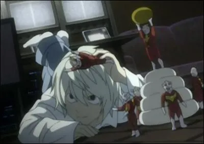 Ah... Le Kagami Mochi... Je me demande si c'tait une bonne ide de lui acheter, surtout vu comment il l'a dcor... Son prix tait de...