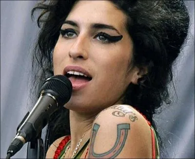 Dans quel club est-elle rentre le 23 juillet 2011 ?