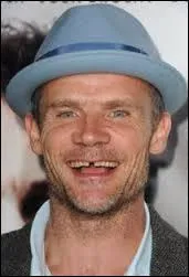 De quel groupe de rock amricain le bassiste Flea est-il un des membres fondateurs, avec le chanteur Anthony Kiedis ?