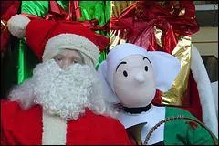 Qui est cette vieille connaissance de Chantal Goya, aux cts du Pre Nol ?