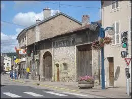 Avec ou sans sabots, nous repassons par la Lorraine. Nous traversons le ville de Pagny-sur-Moselle. Commune de l'arrondissement de Nancy, elle se situe dans le dpartement ...