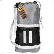 Comment s'appelle la fille du district 11 ?