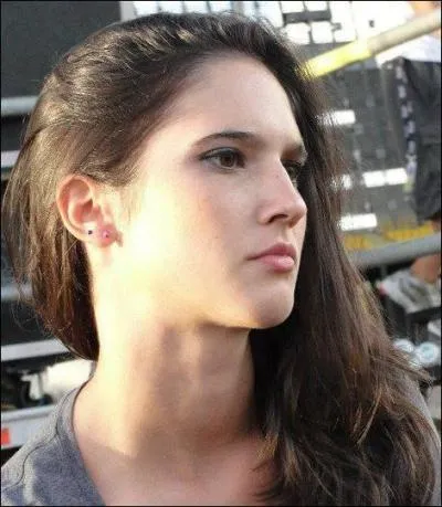 Comment s'appelle-t-elle en vrai ?