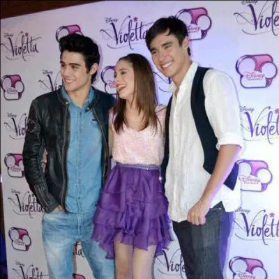 Quel personnage de la saison 1 s'en va au premier pisode de la saison 2 de  Violetta  ?