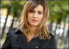 Comment se nomme cette jolie animatrice qui animait avant Estelle Denis et Faustine Bollaert l'�mission quotidienne 100%Mag ?