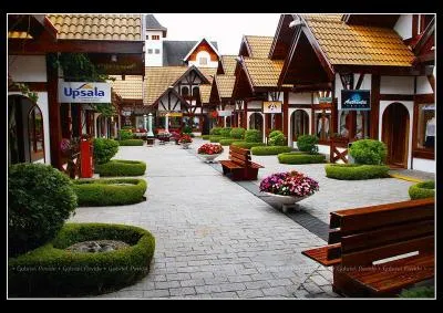 Campos Jordo, station de vacances  1600 m d'altitude avec une architecture qui rappelle les Alpes, cette  Petite Suisse  se trouve au :