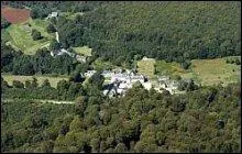  Petite Suisse  se trouvant dans une rgion de France connue pour son cidre. Vaste massif forestier, c'est la fort de Quncan. Elle est en :