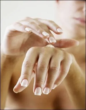 Comment taient les mains pour Paul Eluard ?