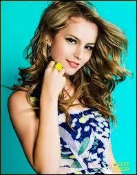 Qui est cette jolie chanteuse ?