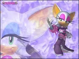 Dans  Sonic X , de qui Rouge est-elle amoureuse ?