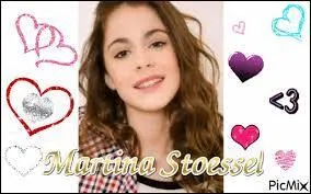 Saison 1 : dans le 80e pisode, que fait Violetta  la fin de  Ser Mejor  ?