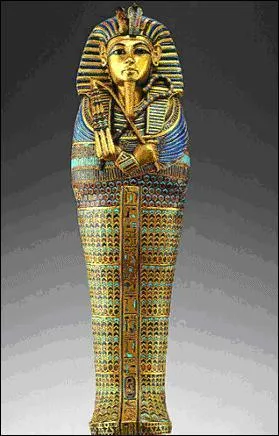 Pour lequel des animaux ci-dessous crait-on des sarcophages quand ils taient dans des temples ?