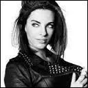 A un moment, Jade sera :