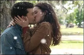 Quels sont les noms de famille de Lena et d'Ethan ?