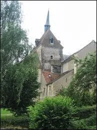 Nous sommes dans la Nivre,  Saint-Parize-le-Chtel. Ce village se trouve en rgion ...