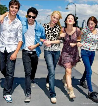 Mercedes Lambre (Ludmila) est-elle la meilleure amie de Martina Stoessel (Violetta)en vrai ?