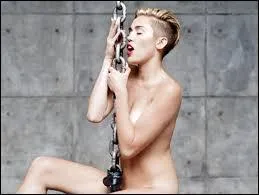 Quelle est la particularit du clip de  Wrecking Ball  ?