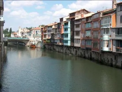 De quelle ville sont les castrais ?