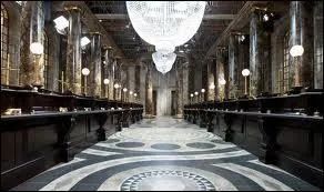 Quel est l'un des difices les plus importants du chemin de Traverse ?