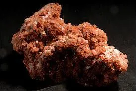 ''L'aragonite'' est une pierre qui peut être jaune pâle, bleue, verte, violette ou rouge. Elle doit son nom à...