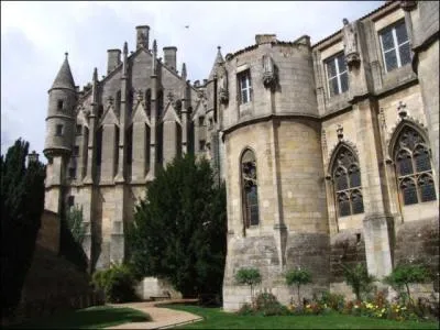 La prfecture de la Vienne est :