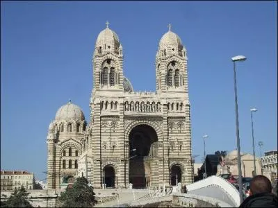 Laquelle des quatre villes suivantes est la prfecture du dpartement des Bouches-du-Rhne ?