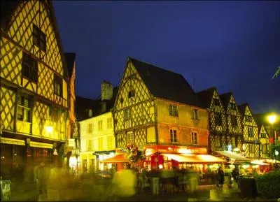 Le dpartement du Cher a pour prfecture :