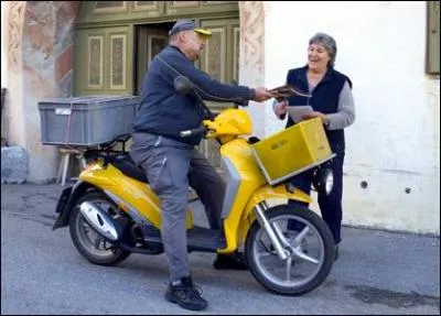 Quel est ce mtier qui porte beaucoup de papiers aux uns et aux autres ?