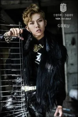 Quel membre est chanteur principal et est n le 1 aot 1992 ?