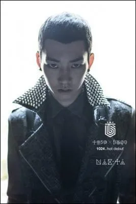 Quel membre est chanteur secondaire et est n le 24 avril 1993 ?