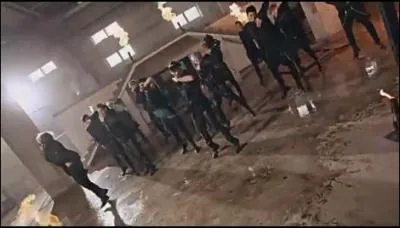 Quel est le titre de ce MV (Music Video) ?