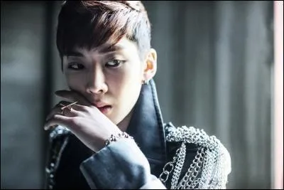 Quel membre est rappeur secondaire et est n le 16 dcembre 1992 ?